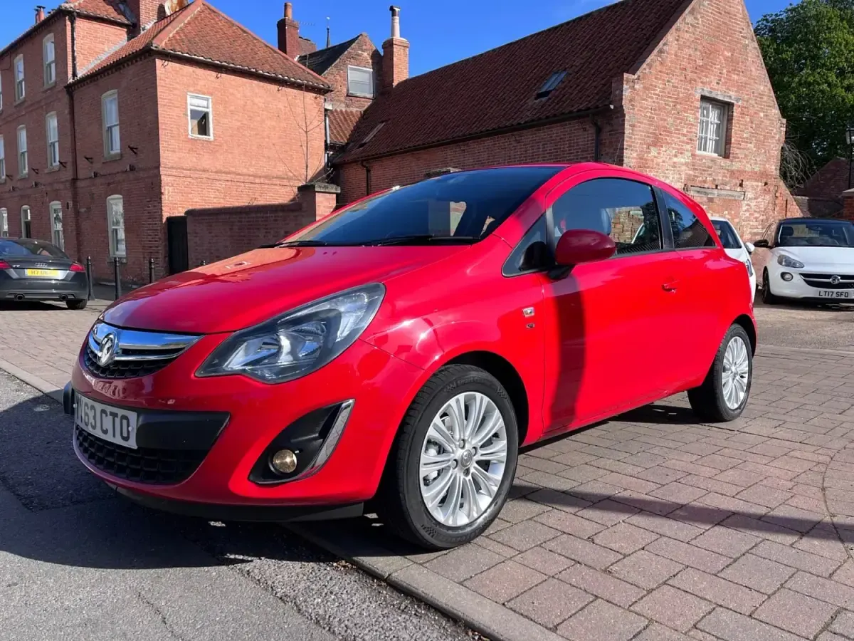 Gebraucht Vauxhall Corsa 100 PS (73 kW) 2013 Rot Kleinwagen