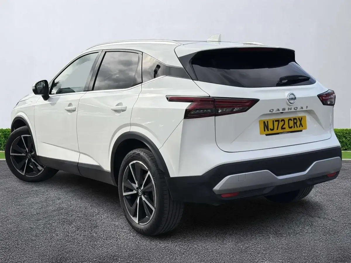 Used Nissan Qashqai Tekna 158 HP (116 kW) 2022 White SUV