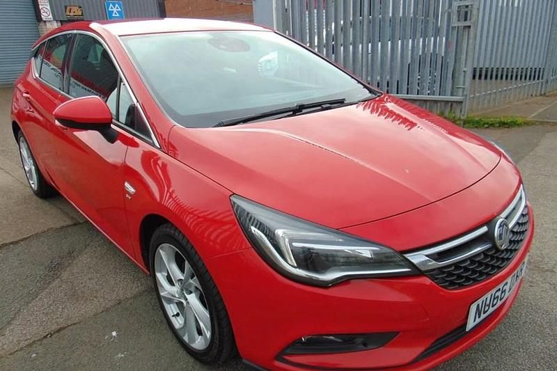 Red Used 2016 Vauxhall Astra SRi Hatchback | £4,995 (Expensive) - Image 1/1