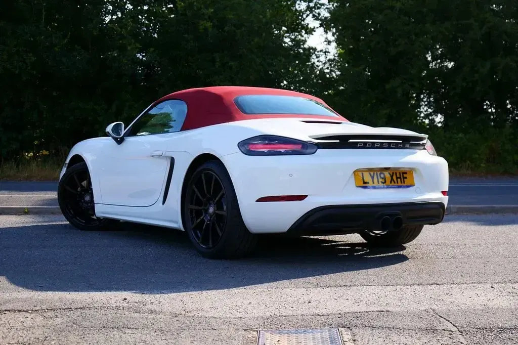 Used Porsche 718 Boxster 300 HP (220 kW) 2019 White Cabriolet