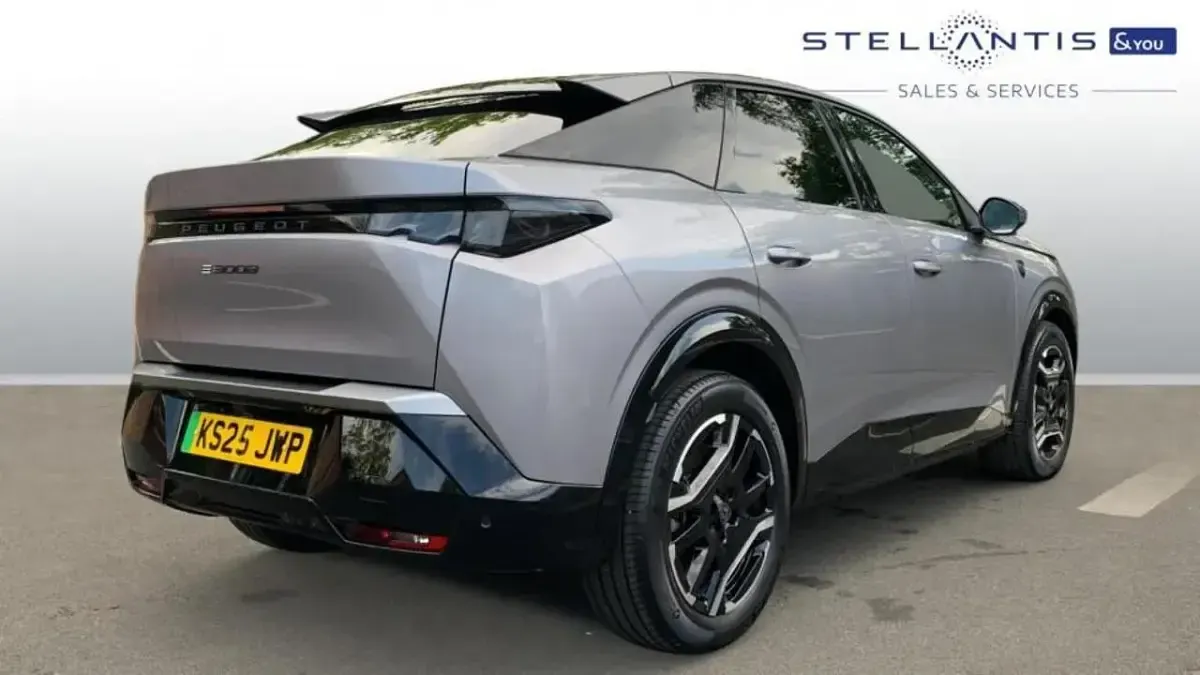 Second-hand Peugeot e-3008 GT 152 kW (207 CP) 2025 Gri SUV