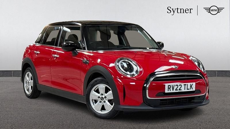 Used Mini Cooper Classic 134 HP (98 kW) 2022 Red Hatchback