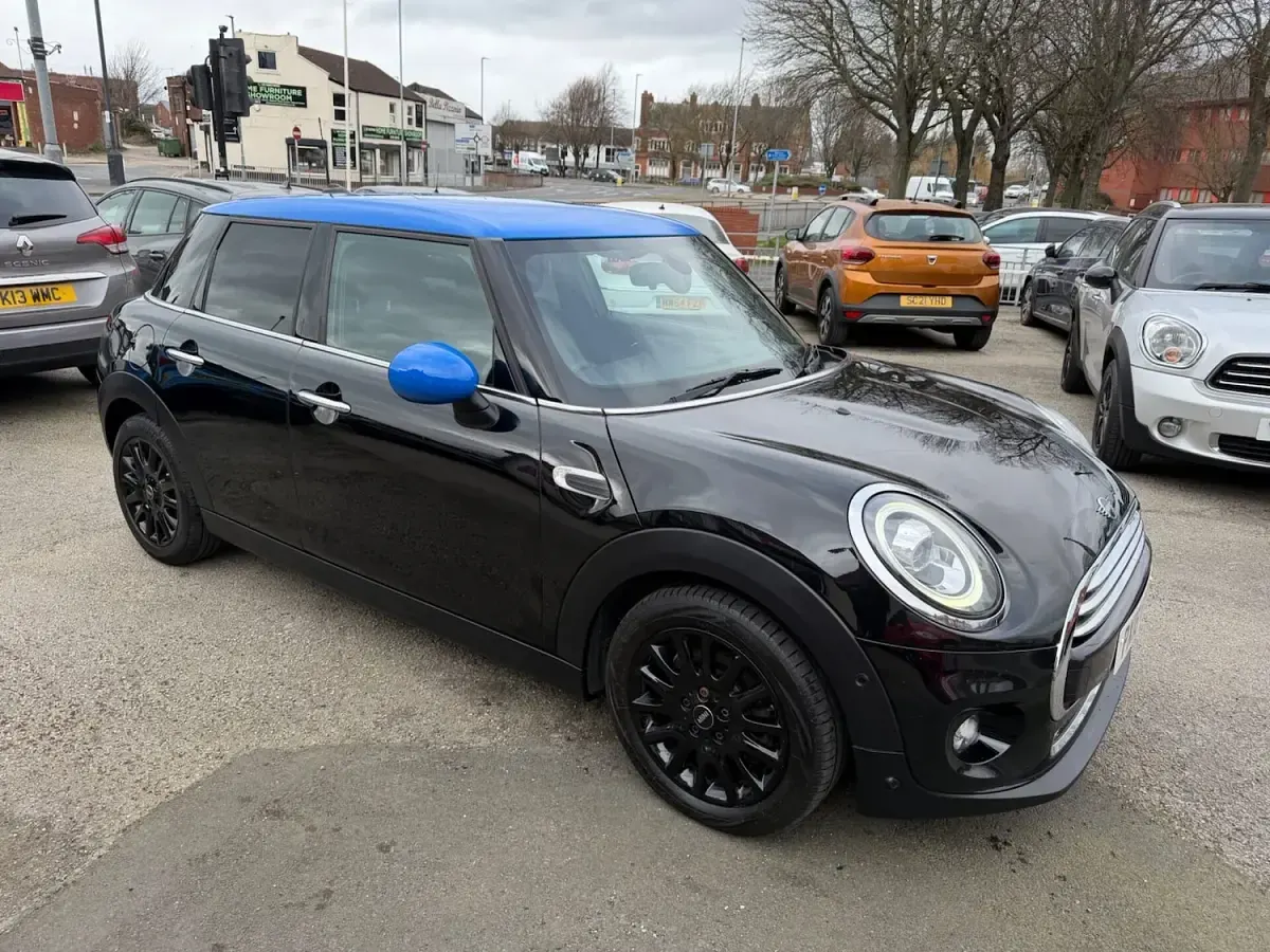 Used Mini Cooper D Hatch 2018 Black Hatchback
