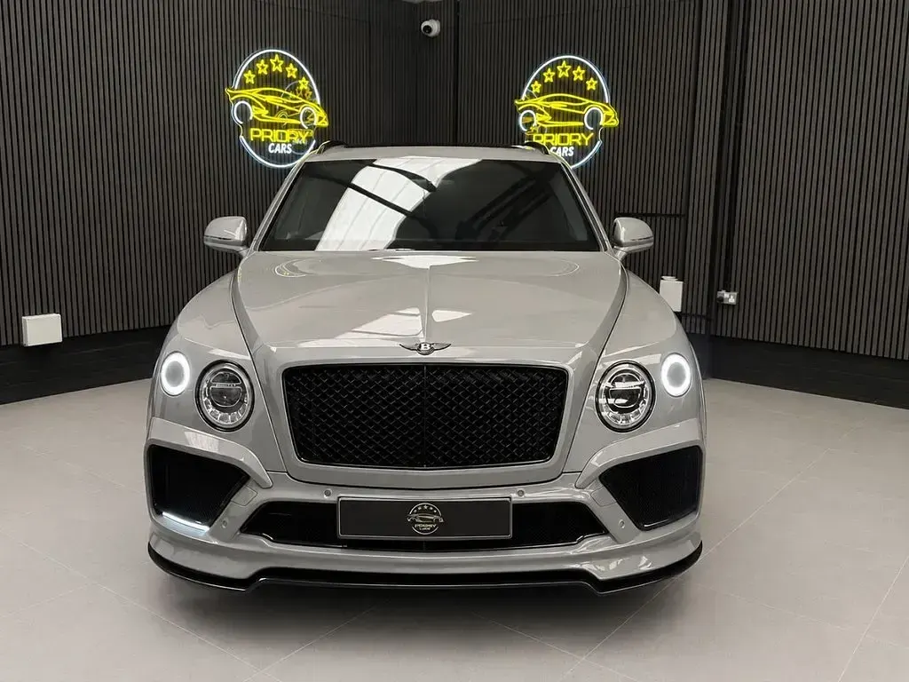 Used Bentley Bentayga 550 HP (404 kW) 2019 Grey SUV