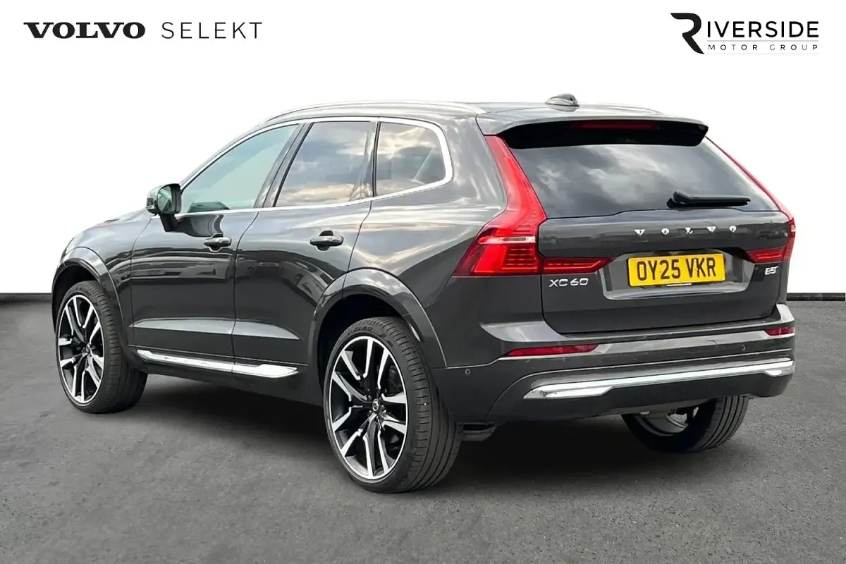 Used Volvo XC60 Ultra 250 HP (183 kW) 2025 Platinum grey SUV