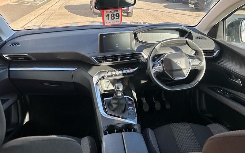 Used Peugeot 3008 Active Premium 131 HP (96 kW) 2022 SUV