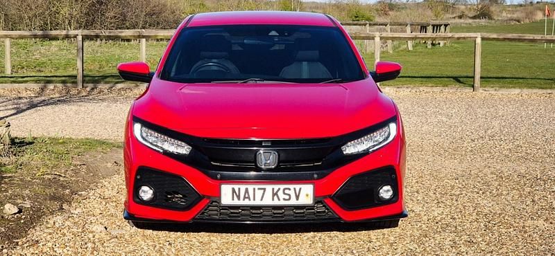 Used Honda Civic Sport 182 HP (133 kW) 2017 Red Hatchback