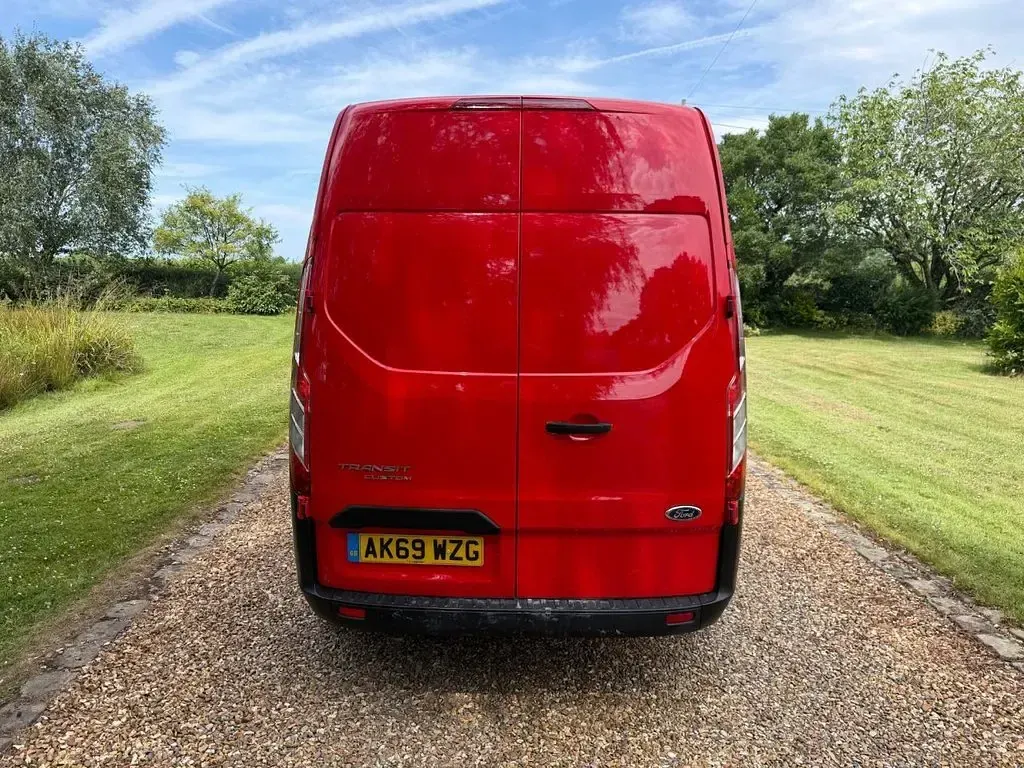Used Ford Transit Custom 130 HP (95 kW) 2020 Red Van