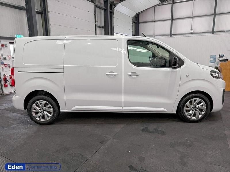 Używany Citroën Dispatch 100 KM (73 kW) 2023 Biały Minivan