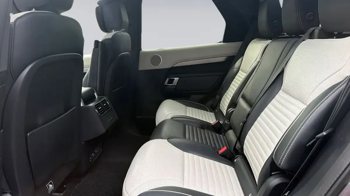 Used Land Rover Discovery HSE Dynamic 2022 Eiger grey SUV