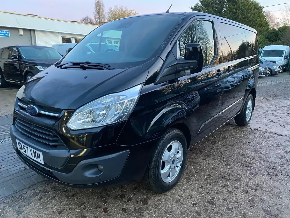 Used Ford Transit Custom Limited 170 HP (125 kW) 2017 Black Van