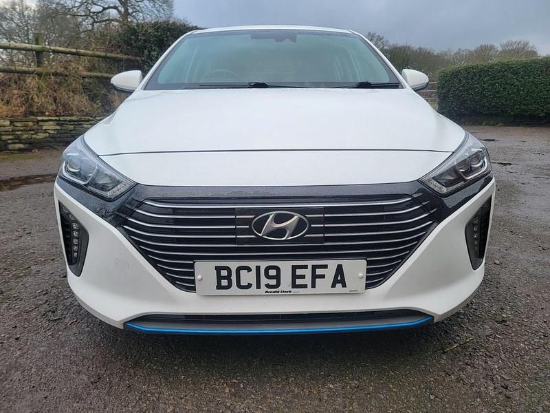 Used Hyundai Ioniq Premium 141 HP (103 kW) 2019 White Hatchback
