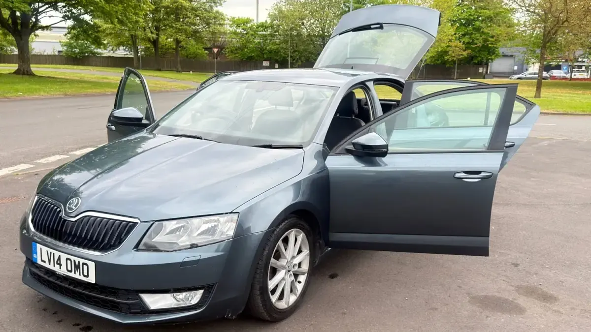 Used Skoda Octavia Elegance 110 HP (80 kW) 2014 Grey Estate