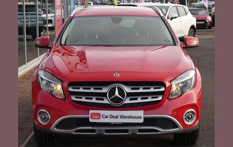 Used Mercedes GLA200 154 HP (113 kW) 2018 Red SUV