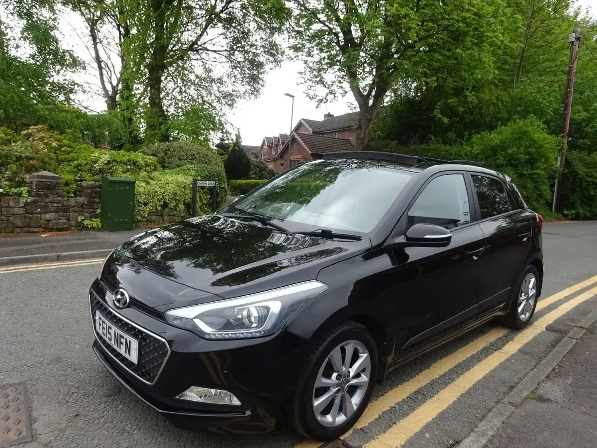 Used Hyundai i20 Premium SE 100 HP (73 kW) 2015 Black Hatchback