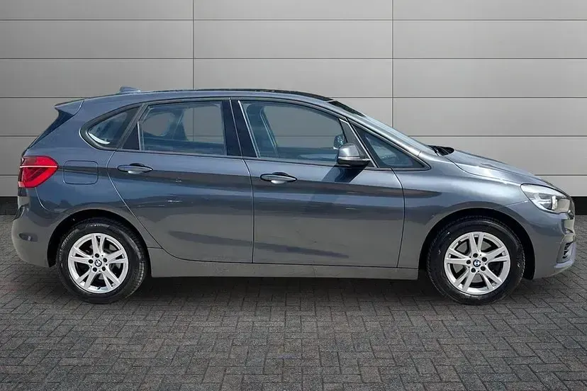 Used BMW 218 Comfort Edition 134 HP (98 kW) 2016 Mineral grey Estate
