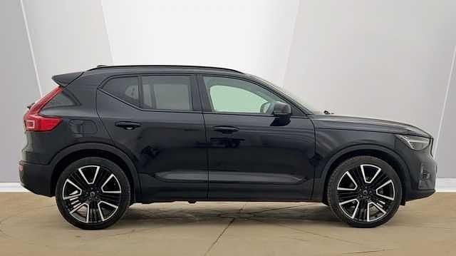 Used Volvo XC40 Ultra 197 HP (144 kW) 2025 Onyx black SUV