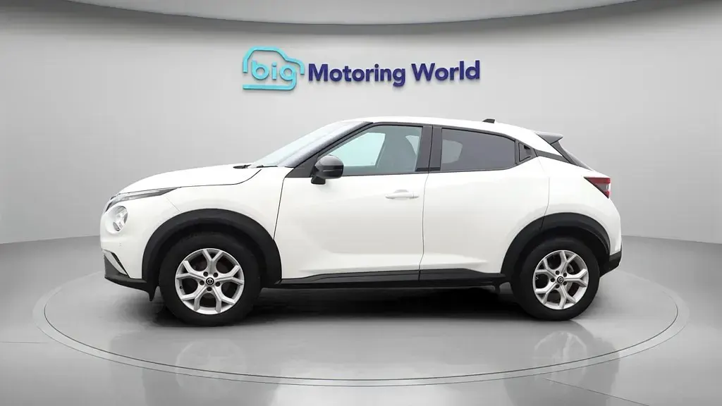 Usado Nissan Juke N-Connecta 114 HP (83 kW) 2022 Branco SUV