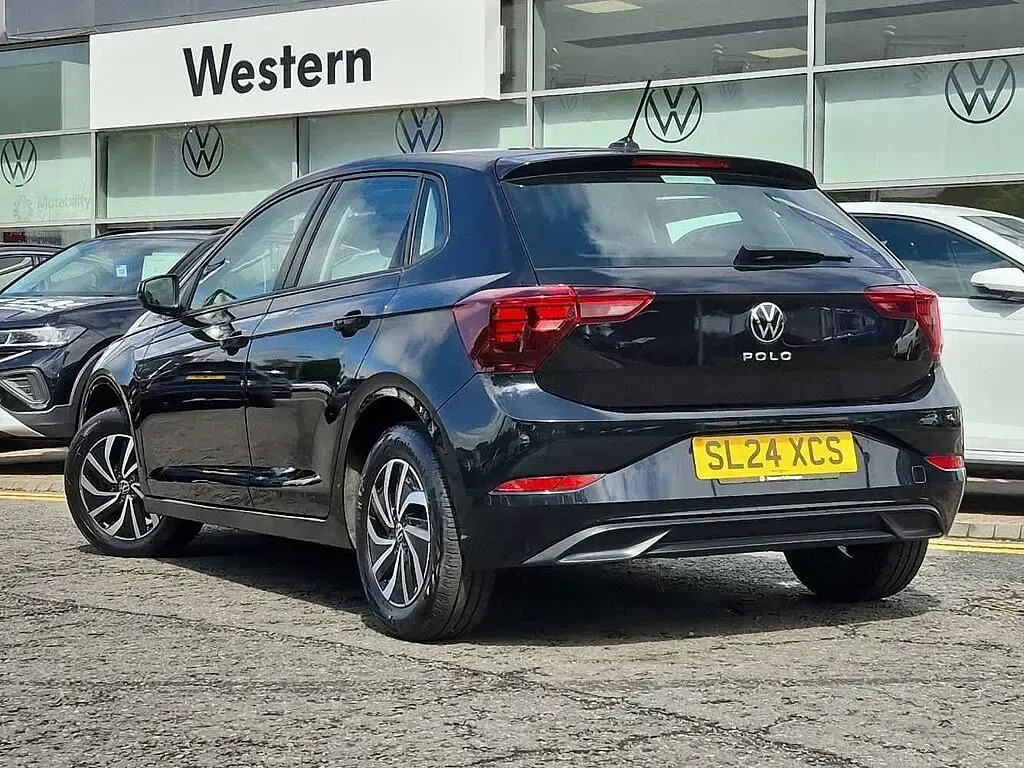 Used VW Polo Life 95 HP (69 kW) 2024 Black Hatchback