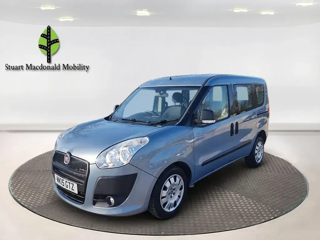 Used Fiat Doblò 105 HP (77 kW) 2015 Blue MPV