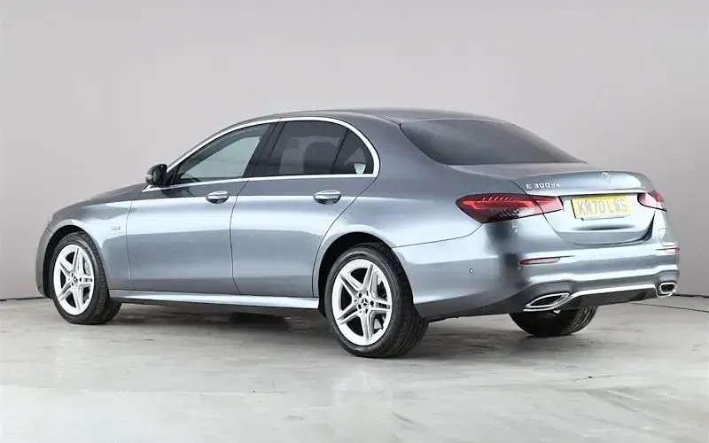 Usado Mercedes E300 AMG line 306 HP (225 kW) 2023 Sedan