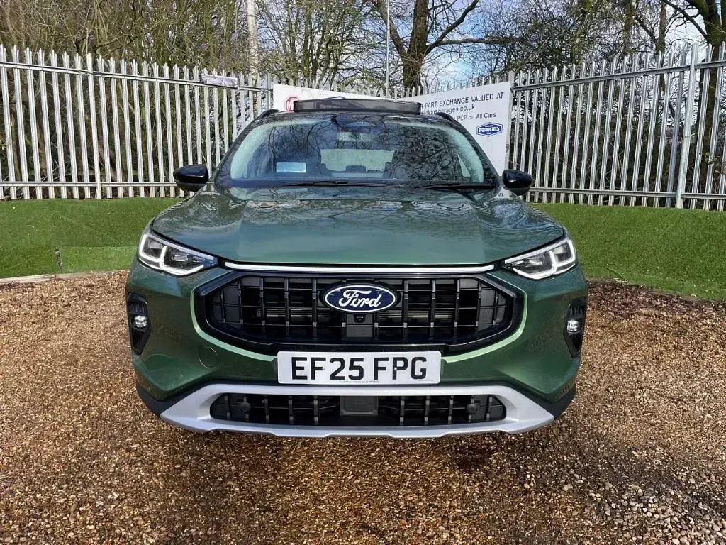 Usado Ford Kuga Active 243 CV (178 kW) 2025 Verde SUV
