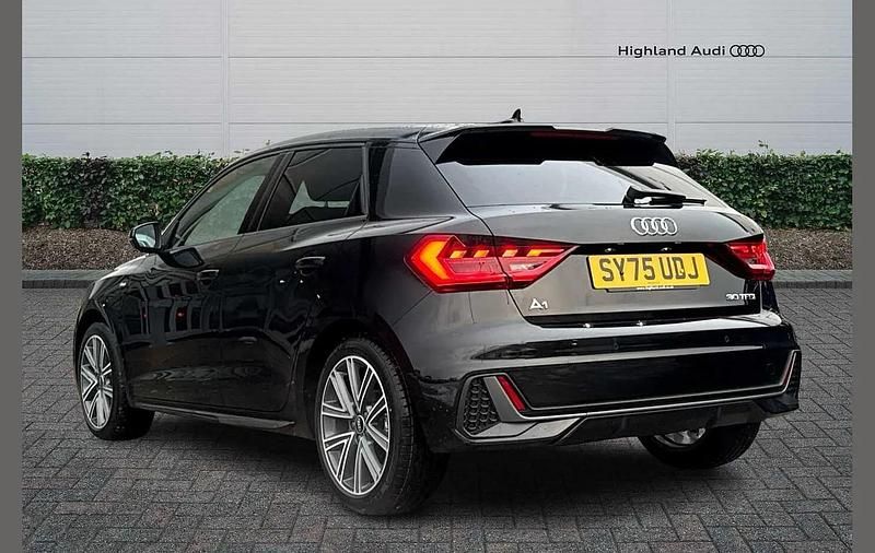 Ny Audi A1 S-Line 113 HK (83 kW) 2025 Svart SUV