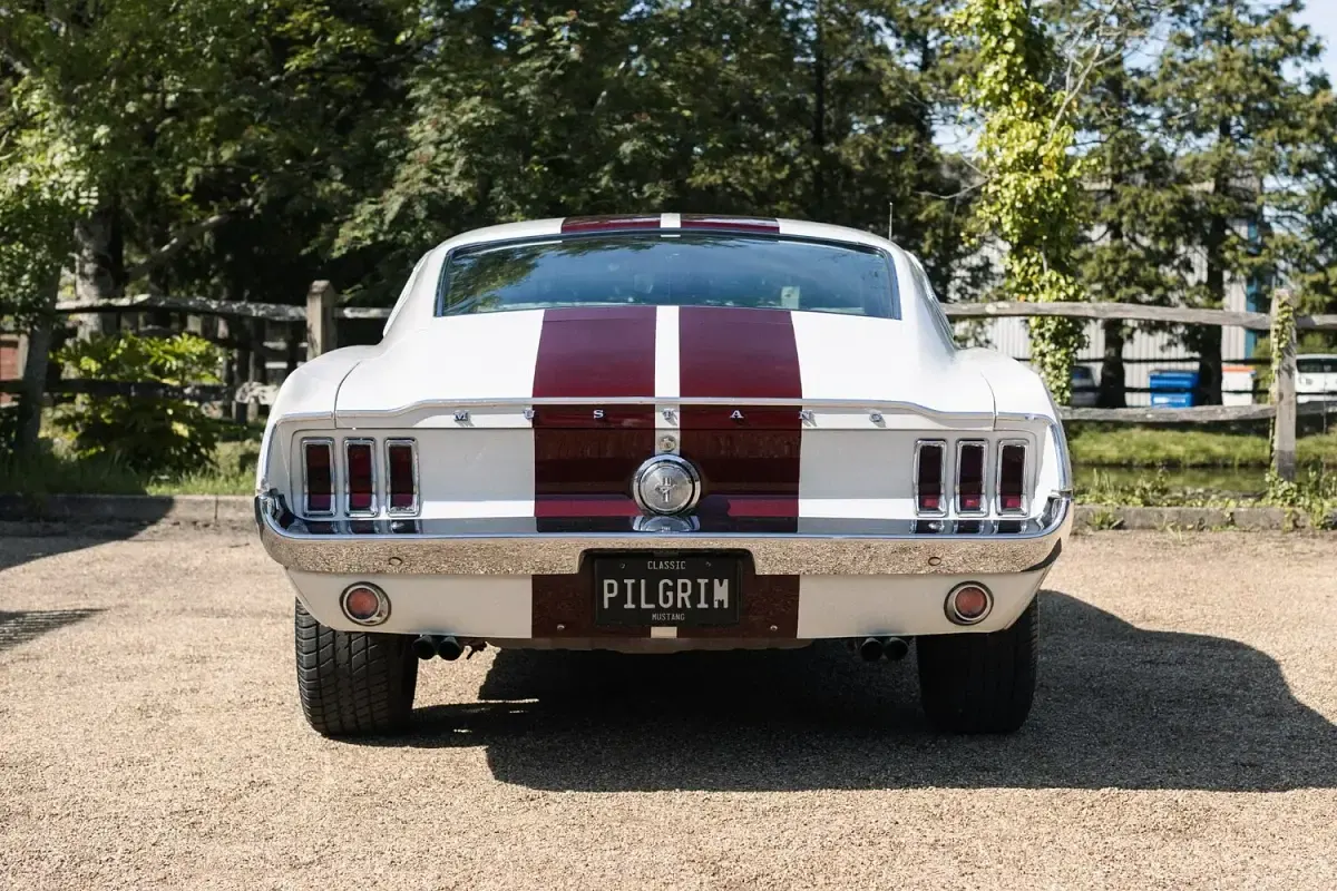 Used Ford Mustang Fastback 2008 White/red Coupe