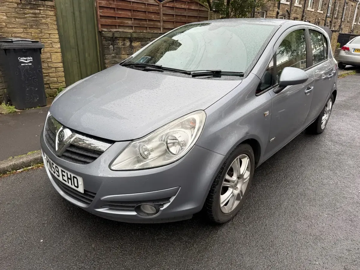 Used Vauxhall Corsa Design Edition 2009 Silver Hatchback