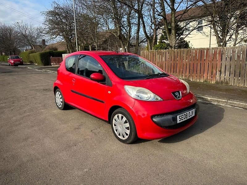 Used Peugeot 107 68 HP (50 kW) 2008 Red Hatchback