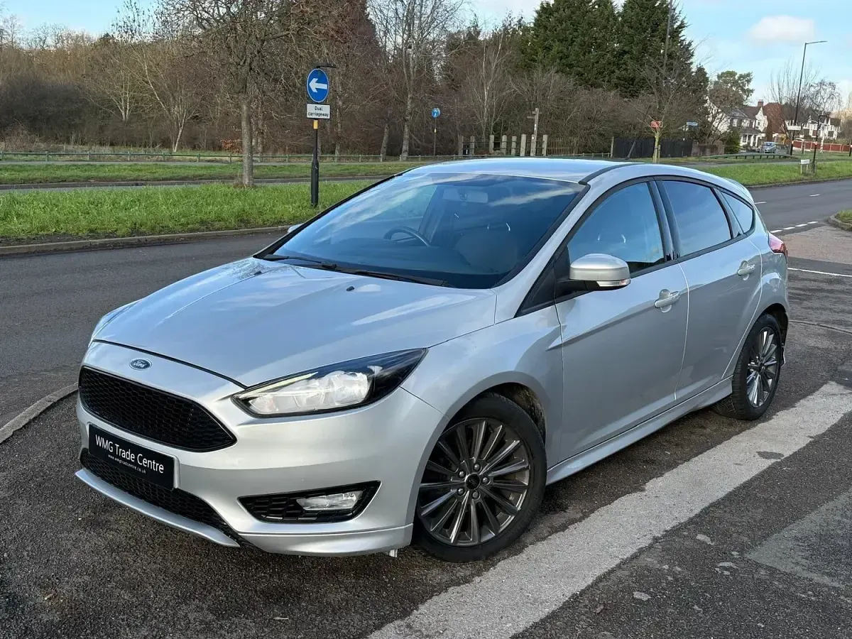 Used Ford Focus ST-Line X 140 HP (102 kW) 2018 Silver Hatchback