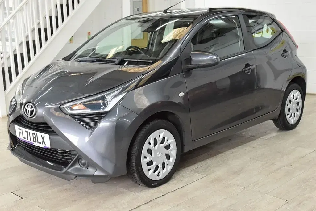 Used Toyota Aygo X-play 71 HP (52 kW) 2021 Grey Hatchback