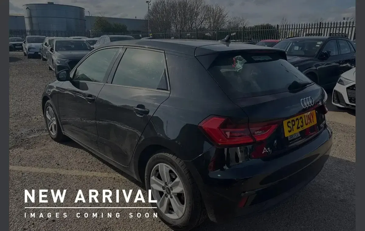 Begagnad Audi A1 Design 108 HK (79 kW) 2023 Svart SUV