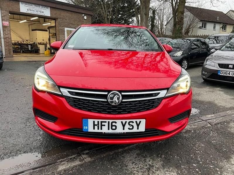 Used Vauxhall Astra S 105 HP (77 kW) 2016 Red Hatchback
