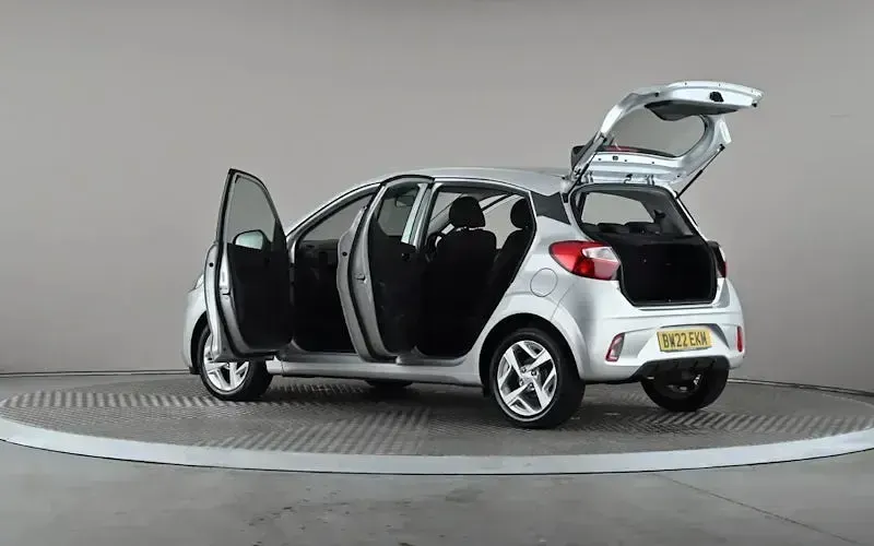 Used Hyundai i10 SE 84 HP (61 kW) 2022 Silver Hatchback