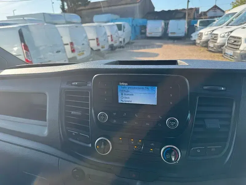 Used Ford Transit Custom 105 HP (77 kW) 2022 White Van