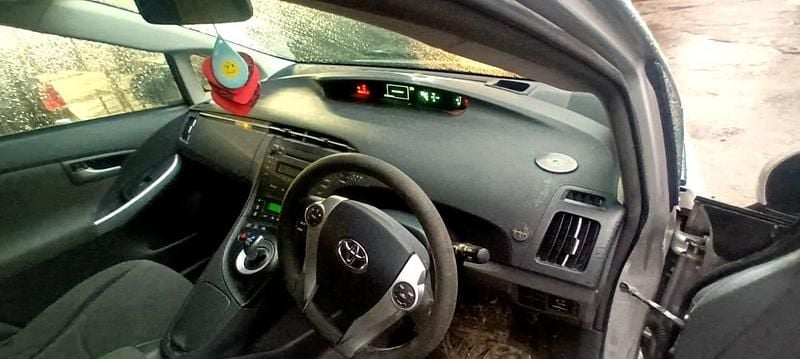 Used Toyota Prius T3 2011 Silver Hatchback