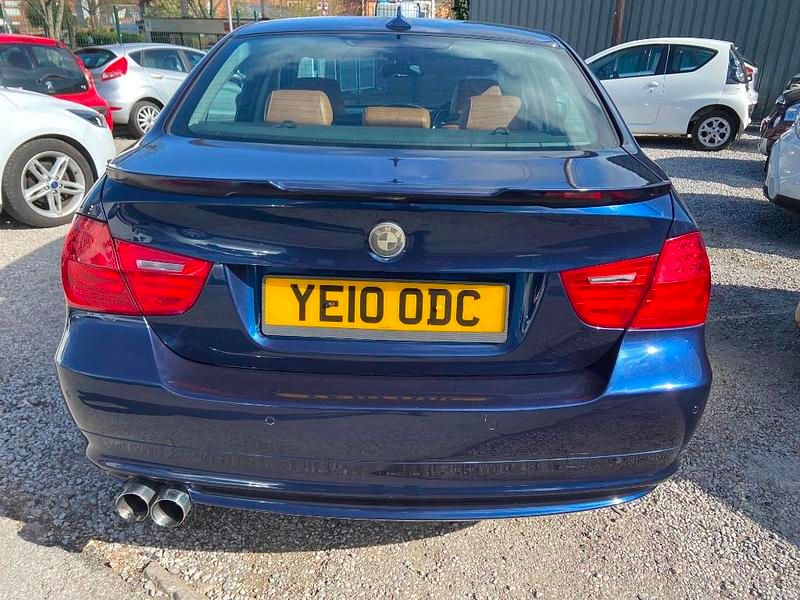 Begagnad BMW 325 2010 Blå Sedan