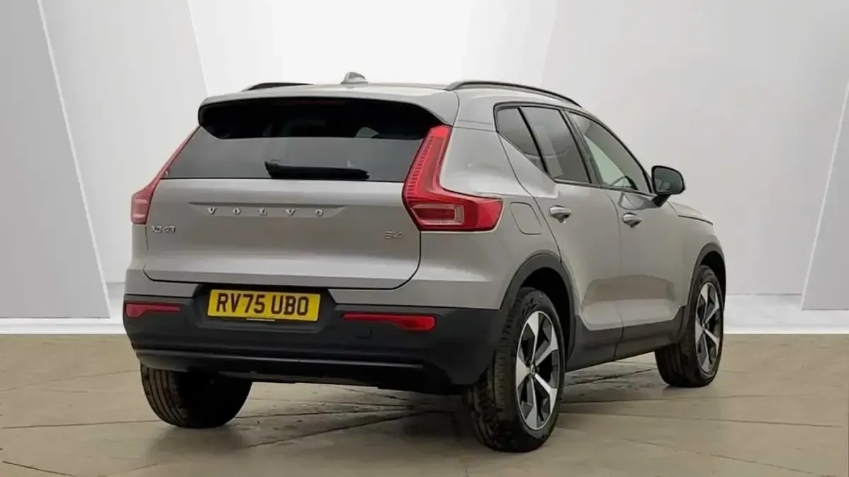 Used Volvo XC40 Plus 194 HP (142 kW) 2025 Silver SUV