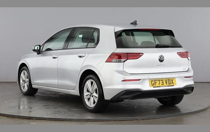 Used VW Golf VIII Life 147 HP (108 kW) 2023 Silver Hatchback
