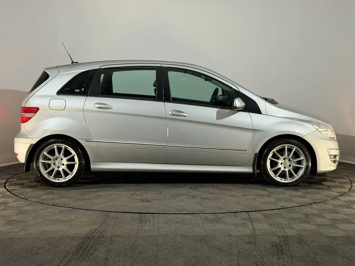 Used Mercedes B180 109 HP (80 kW) 2008 Silver MPV