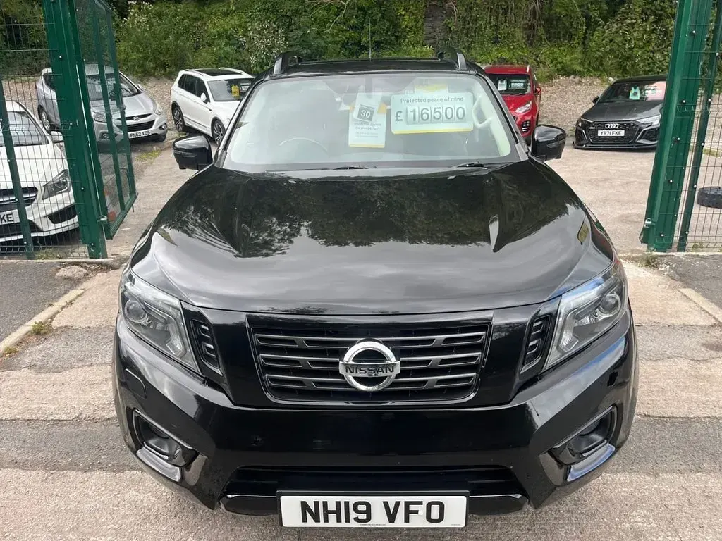 Used Nissan Navara N-Guard 190 HP (139 kW) 2019 Black Pickup