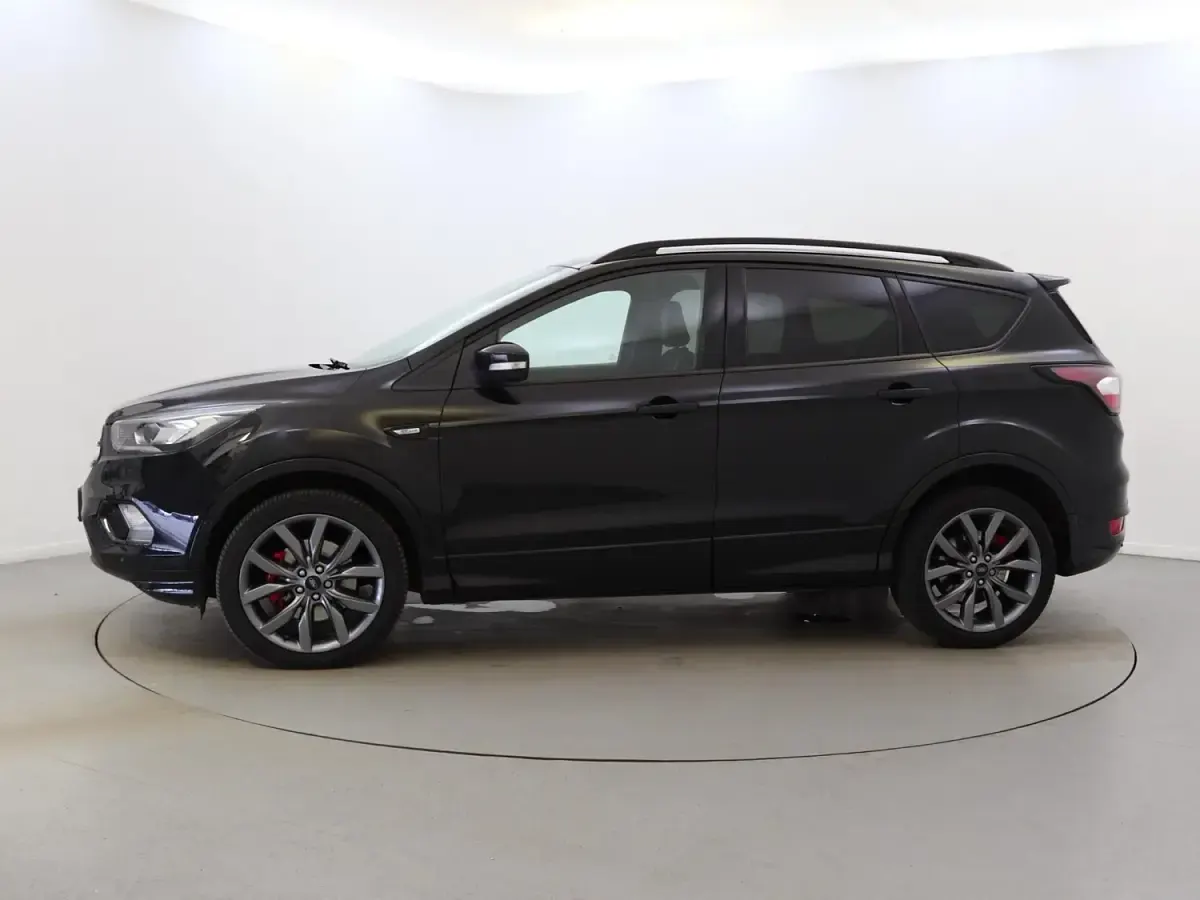 Używany Ford Kuga ST-Line 150 KM (110 kW) 2019 Czarny SUV