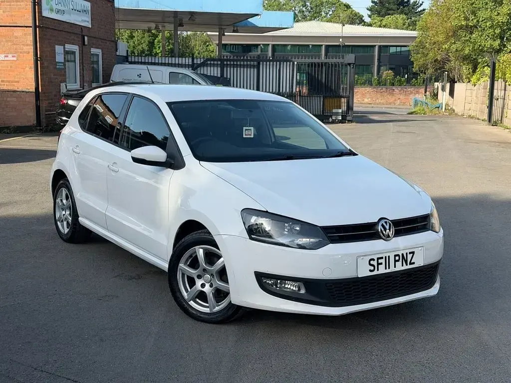 Used VW Polo 60 HP (44 kW) 2011 White Hatchback
