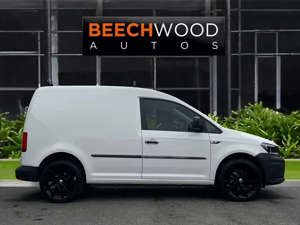 Used VW Caddy Startline 75 HP (55 kW) 2017 White MPV