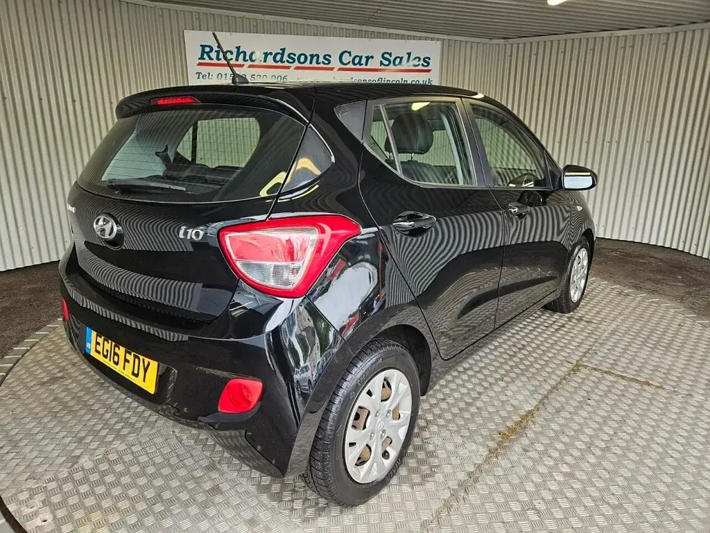 Used Hyundai i10 SE 87 HP (63 kW) 2016 Black Hatchback