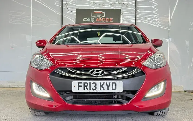Used Hyundai i30 Active 110 HP (80 kW) 2013 Red Hatchback