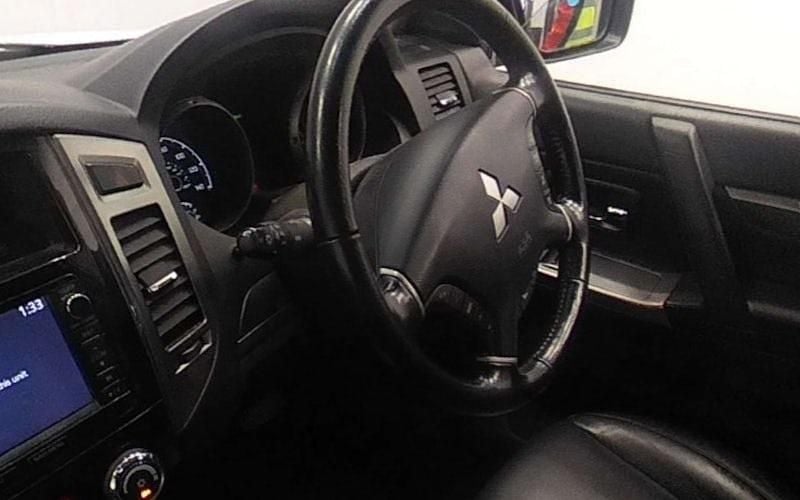 Used Mitsubishi Shogun Warrior 190 HP (139 kW) 2016 White SUV