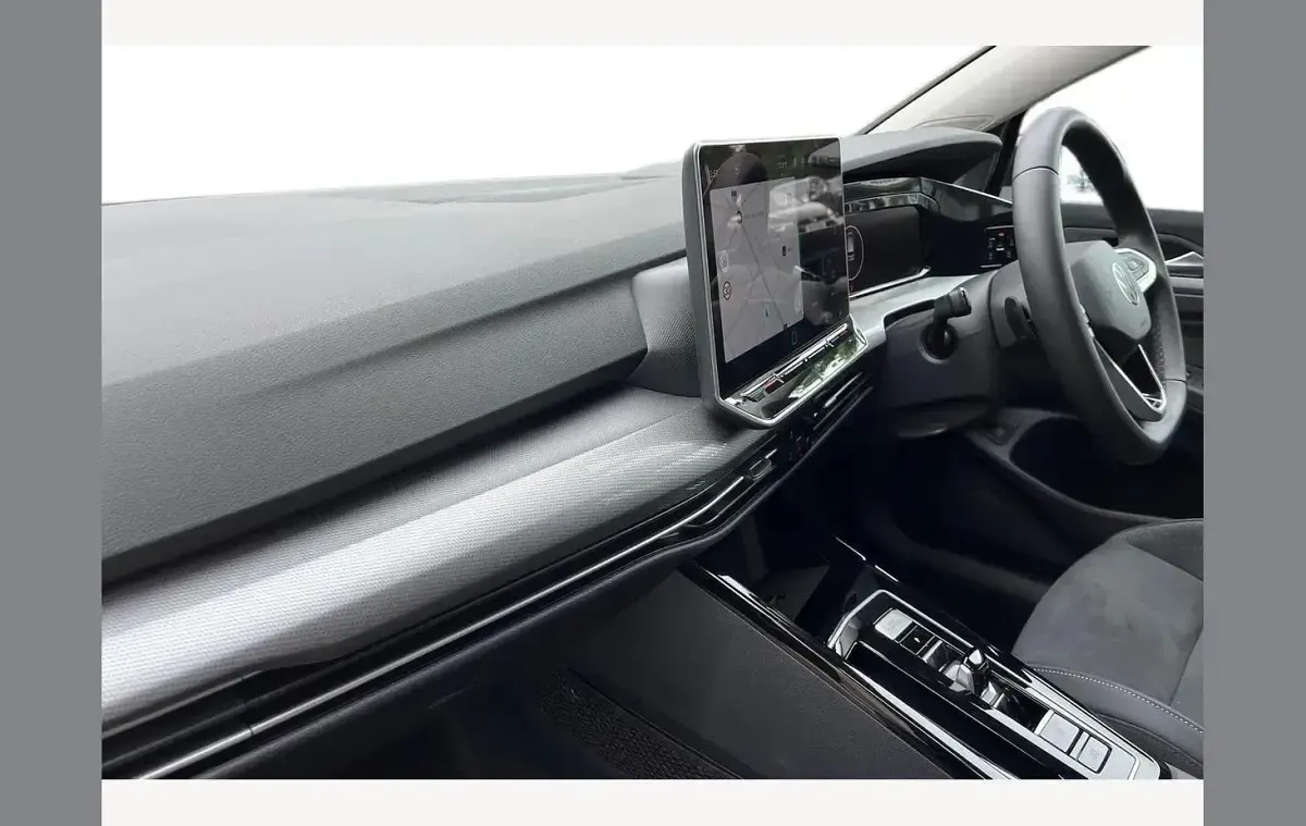 Used VW Golf VIII Style 204 HP (150 kW) 2025 Grenadilla black Hatchback