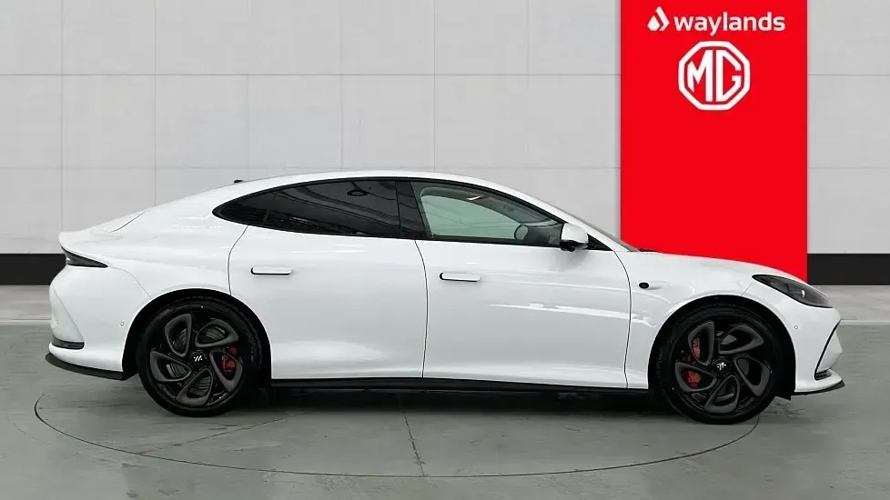 Ny MG IM5 Performance 553 kW (752 HK) 2026 Halvkombi